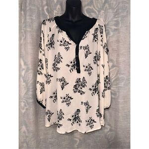 EXCELLENT CONDITION Jennie & Marlis floral print and shoulder cut-outs Size: 1X